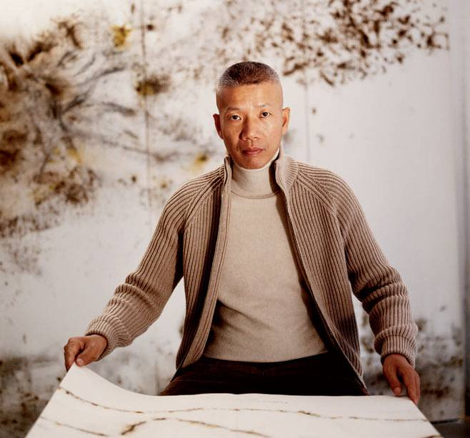 IFENG__official's tweet photo. #Arcteryx @Arcteryx, the premium outdoor brand under the Anta Group, collaborated with artist #CaiGuoQiang (#蔡国强) to create a #fireworks art project in Relong Township, Gyantse County, #Xizang on September 19, 2025.

The event, which featured a dragon-shaped landscape created by explosives on the mountain ridge, was called a "tribute to nature." Still, it sparked online outcry due to the risk of ecological damage to the plateau.