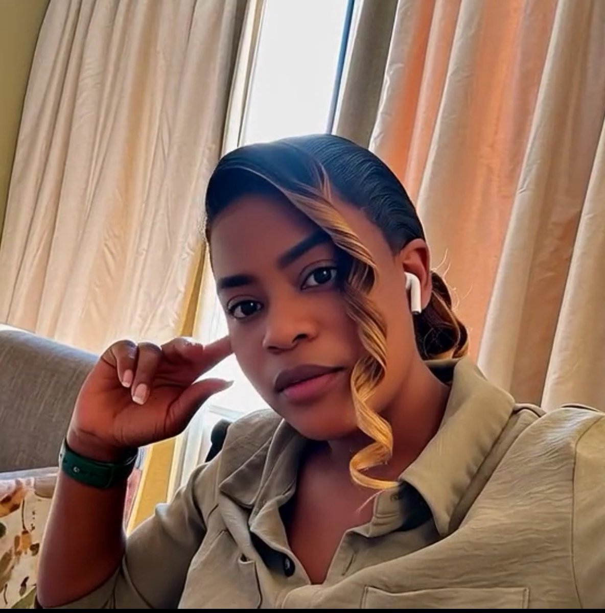 LynneStactia's tweet image. Today, I honour how far I have come &amp;amp; step into this new chapter with resilience &amp;amp;  courage, I was not born to fade, may I live fully &amp;amp; shine boldly….🙏🏽Happy birthday to myself! Cheers 🥂 &amp;amp; Let the celebrations begin! 🥂🍸🍾