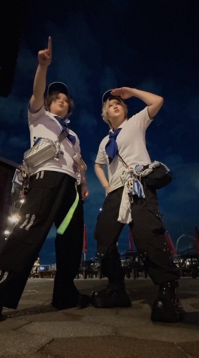 昨日かいみやくるまで意味わからん踊りとかして暇つぶししてた。今年のワンピも楽しかった！！来年またキッドこい！！！！お願い！！！！！