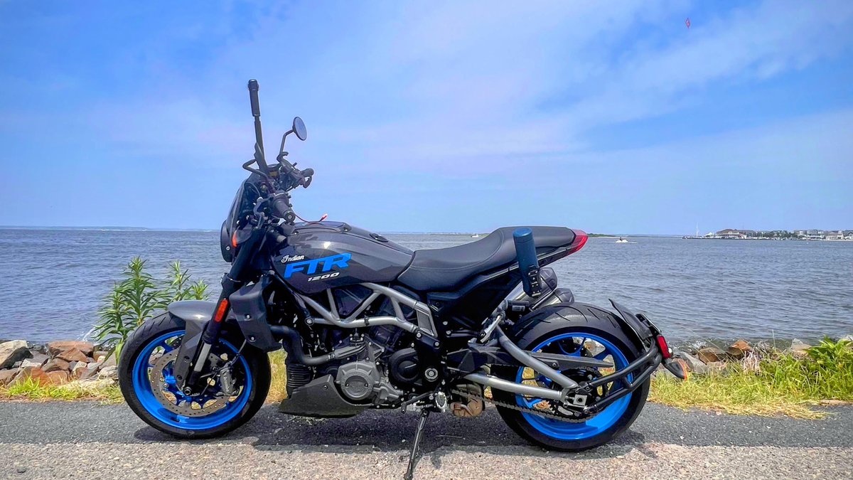 1point1's tweet photo. 𝐓𝐡𝐞 𝐋𝐚𝐬𝐭 𝐂𝐚𝐥𝐥 𝐨𝐟 𝐒𝐡𝐨𝐫𝐞𝐬 There's something about the freedom of the open road, the ocean breeze, &amp; the thrill of the ride that's therapeutic for me.
#MotorcycleLife #IndianMotorcycle #FTR1200 #Bikelife #MotorcycleAdventures  #CoastalRide #MotorcyclePhotography https://t.co/vYPpeZXGWG