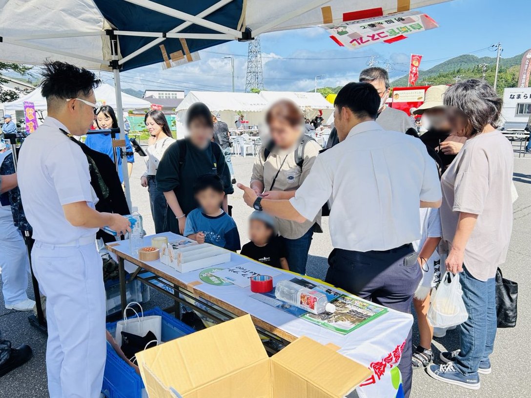 ＃第20高射隊 は、９月21日（日）に、＃自衛隊函館地方協力本部 からの依頼を受け、 ＃青函トンネル記念館 駐車場にて開催された ＃福島町FOODSTADIUM において ＃装備品展示 を行い、多くの来場者に ＃自衛隊 をPRしました。
＃福島町 ＃航空自衛隊 ＃八雲分屯基地 ＃軽装甲機動車 　
＃自衛官募集