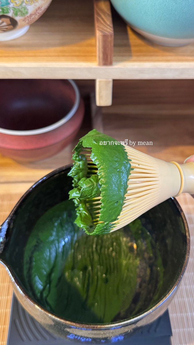 prebymean's tweet photo. เวลาตี cold whisk แล้วผงชอบ��ม่แตกตัว ติดแปรง ลองทำแบบนี้ดูก่อน

✨ ร่อนผง 5g เติมน้ำอุณหภูมิ 70องศา 10ml
✨ ใช้แปรงนวดให้เป็น paste ตามภาพ
✨ เติมนมลงไปแบ่งตีทีละ 50ml , 50ml, 40ml (3 รอบ)

🍵 จะได้ cold whisk รสชาติเข้มข้น ผงเนียนละเอียด ไม่จับตัวเป็นก้อน และไม่ติดแปรง
#มัทฉะ https://t.co/S7jYA9eIWe