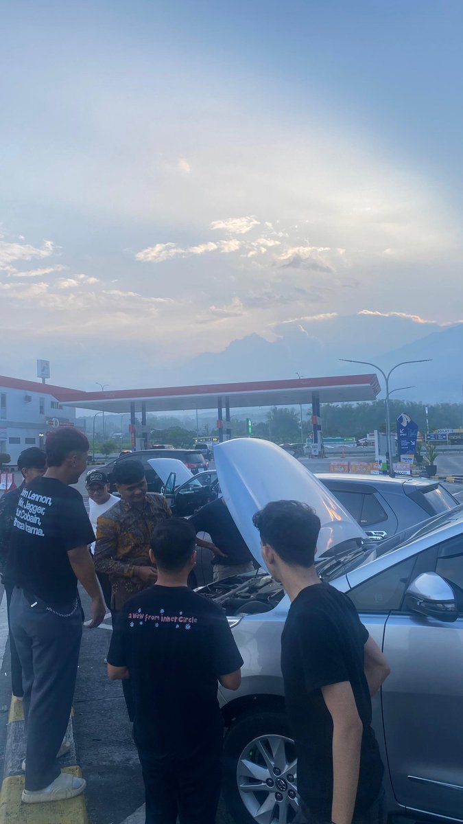 ambonbahagiaa's tweet photo. arek-arek pengen ero cara brum-brum bekerja https://t.co/jfNeUqHjpr