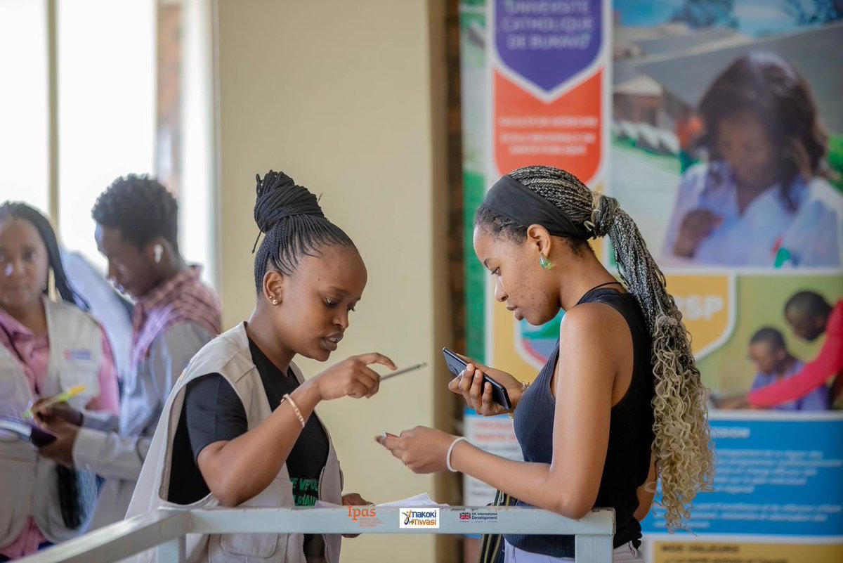 Harcèlement sexuel, violence basée sur le genre, contraception, avortement sécurisé… Pas de panique! Asseyez-vous confortablement, respirez profondément et scannez calmement le QR code #NurseNisa ou enregistrez son numéro WhatsApp +243 827 325 289, et le tour est joué 😃