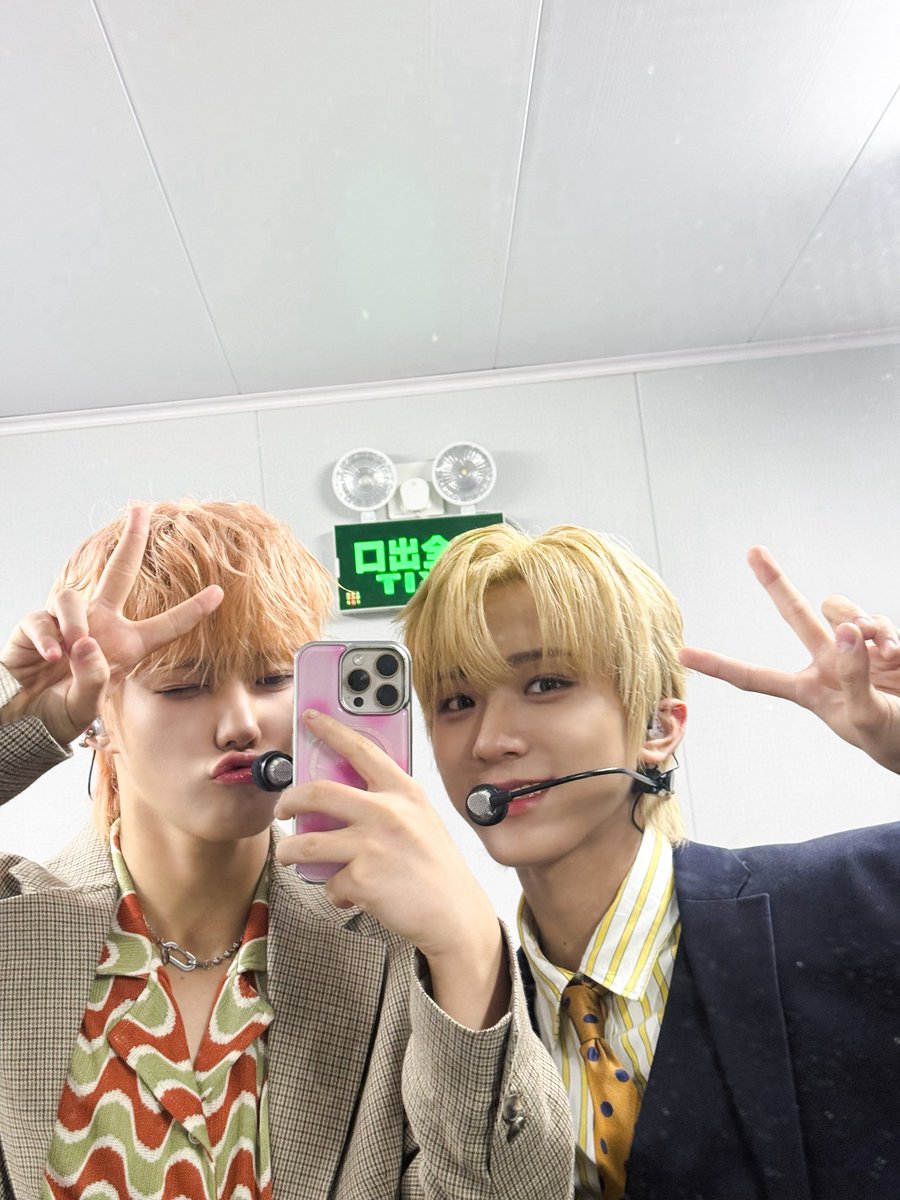 AHOFonWeverse's tweet photo. [092125 📝 #DAISUKE wrote a post]

🐻: TMA에서 신나게 무대를 하고 FOHA들 덕분에 상도 받았어요〜🫶
다음에도 만나요〜🎵

EN: At TMA we had such an exciting stage,
and thanks to FOHAs we even got an award~🫶
Let’s meet again next time~🎵

#AHOF #아홉 #다이스케 https://t.co/OPx9LFaJWk