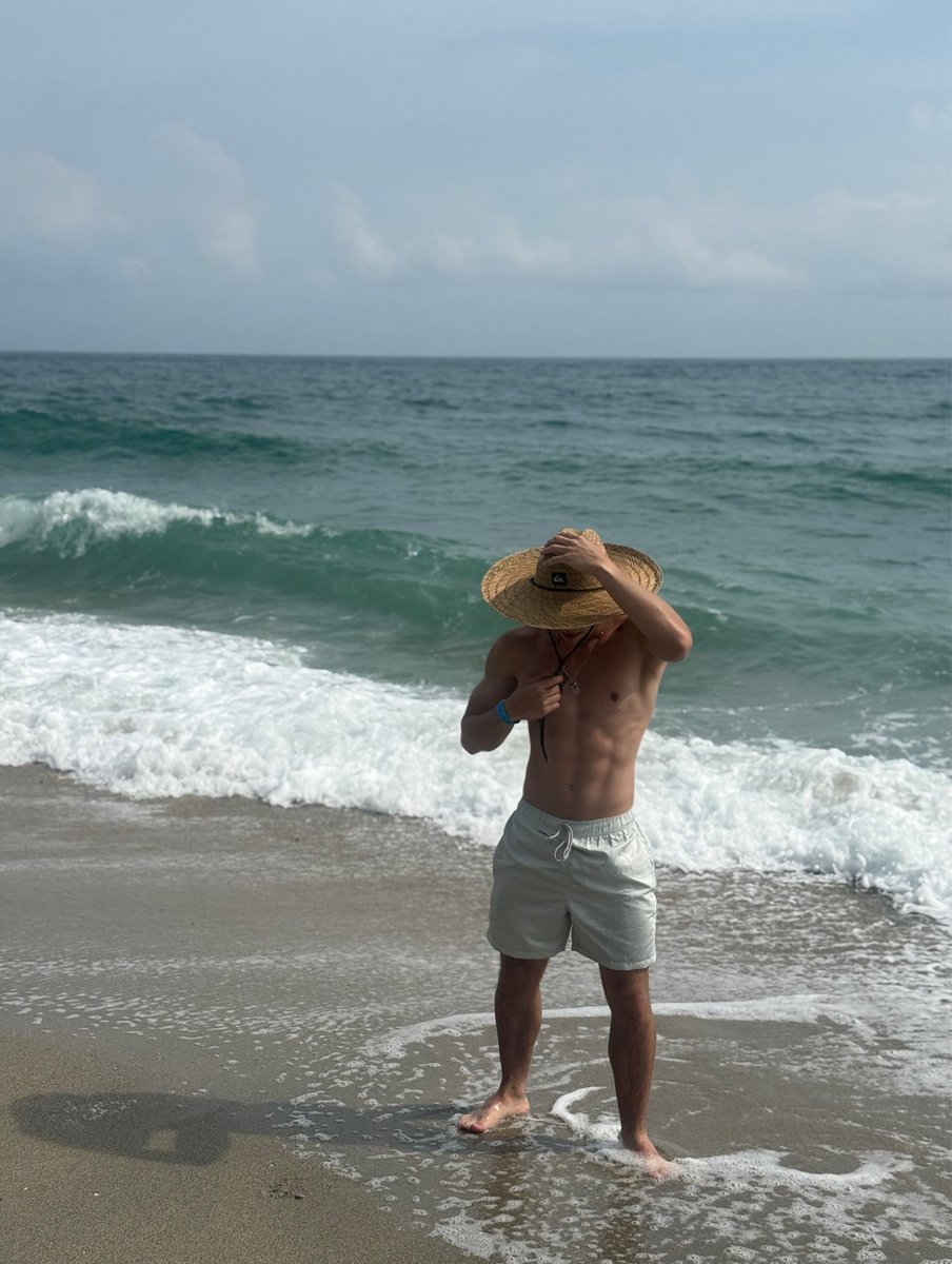 FelipeCollazos's tweet photo. 🌊 https://t.co/SSUboiMRPr