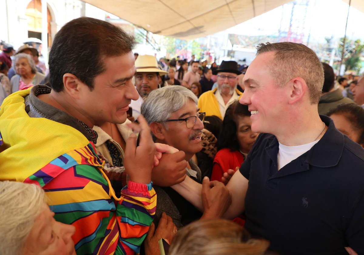 AdrianRubalcava's tweet photo. Quiero agradecer con mucho cariño al pueblo de San Mateo Tlaltenango y a la Mayordomía “Los Compadres” por invitarme a la festividad en honor a San Mateo Apóstol.
Siempre es un gusto acompañarlos, sentir su calidez y compartir juntos estas tradiciones que nos llenan de orgullo.
Gracias por recibirme con tanto afecto y por ese corazón enorme que distingue a San Mateo.
¡Que viva San Mateo Tlaltenango, sus tradiciones y su gente!