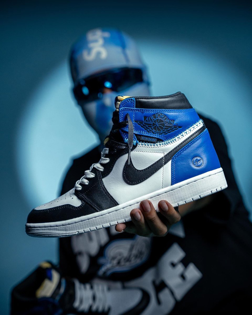 JustFreshKicks tweet media