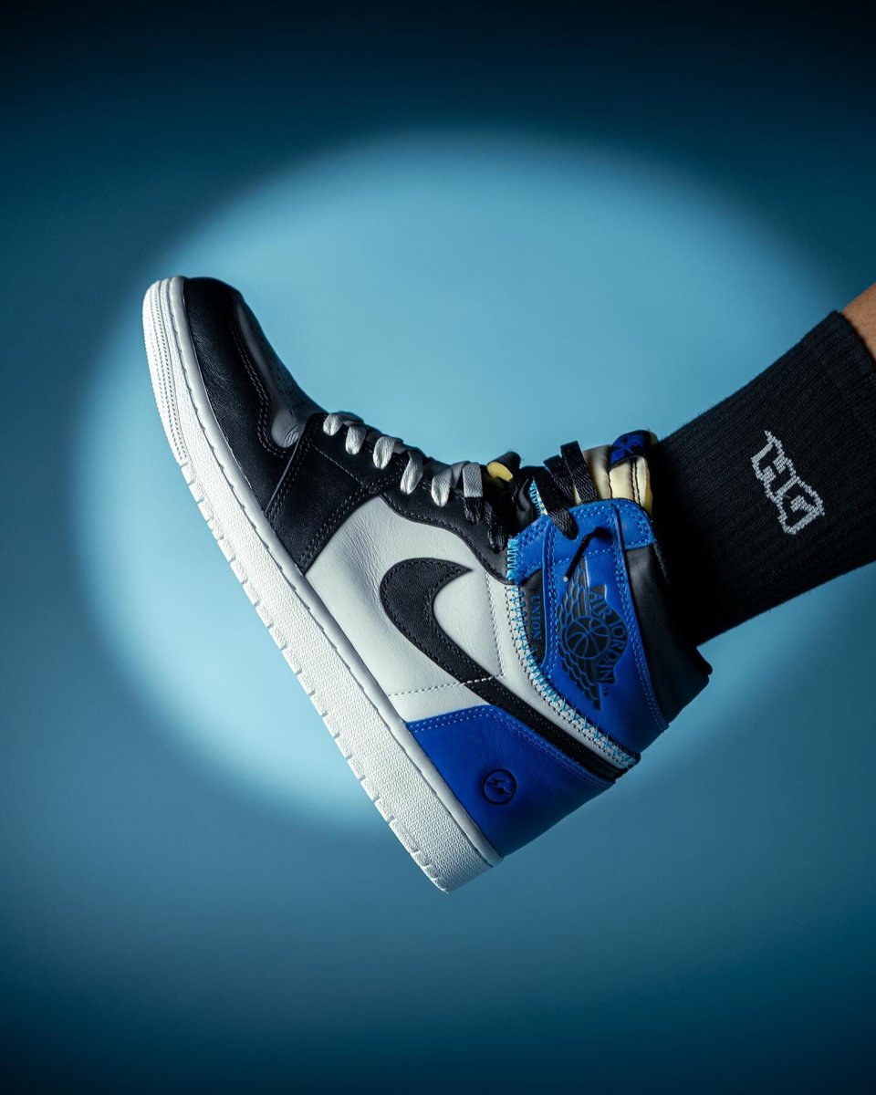 JustFreshKicks tweet media