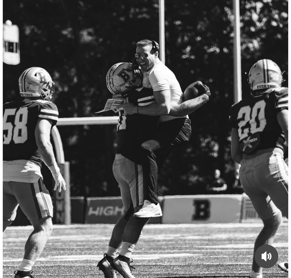 1st Shutout in a Decade. 

Wins are Special. Shutouts are Rare. 

But Nothing Compares to Celebrating with the Men you LOVE to Coach.

Standards &gt; Scheme. Culture Wins. 

#PlayFast #FullyCharged🐻🔋🤝