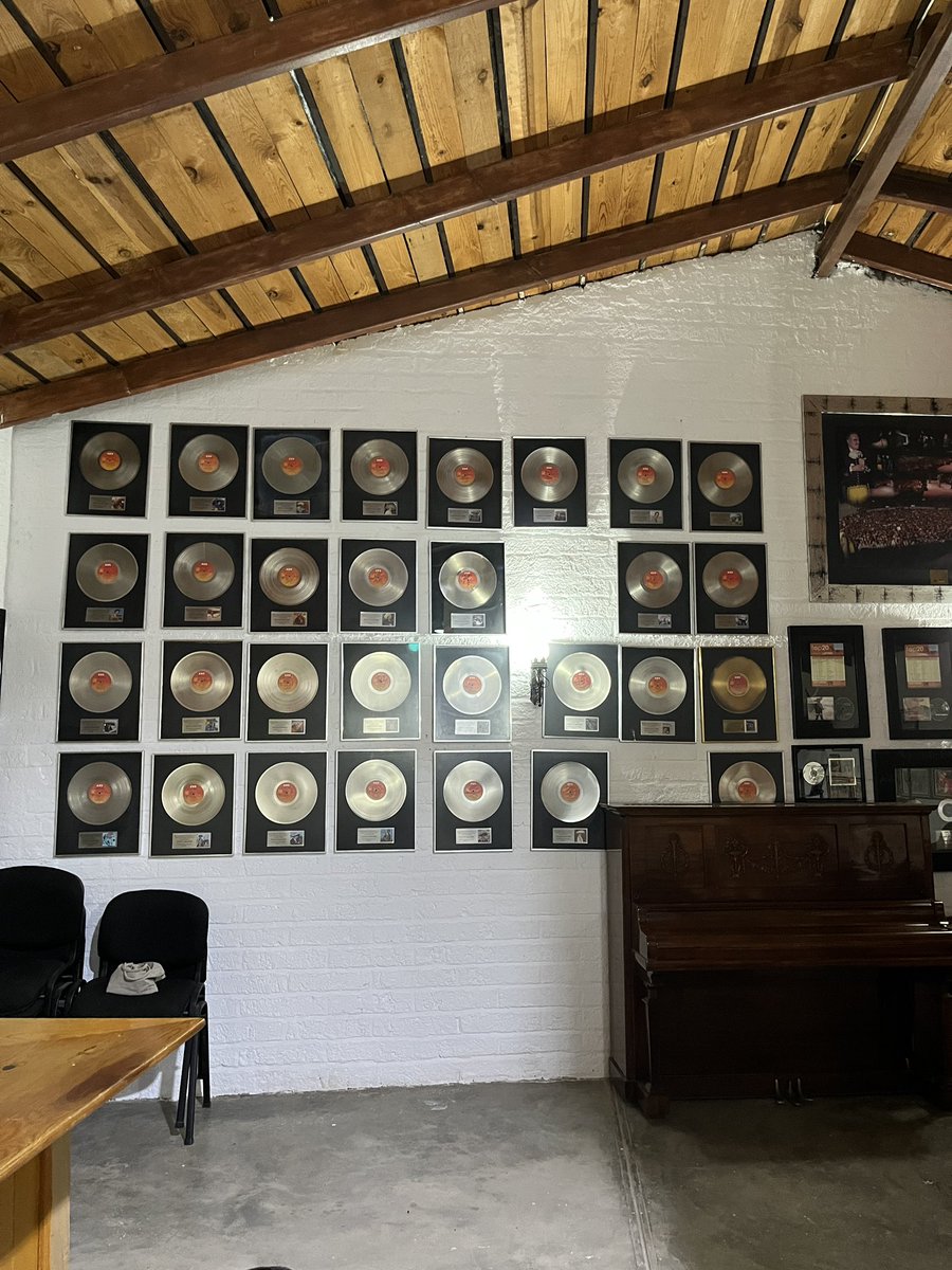 luis_cuevas's tweet photo. Este fin tocó conocer la casa del más grande, su rancho, su estudio y un poco más de su historia 🙌🏽 #Chente https://t.co/zzo7kGYPmE