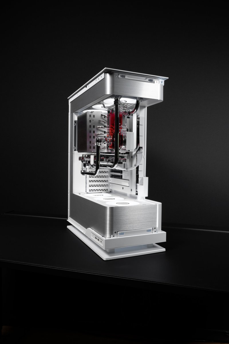 hardlinenexus's tweet image. Latest build with @msiUSA 

Additional hardware support from...
@Phanteks , @BitspowerHQ , @Noctua_at , @CableMod , @CORSAIR 

Full gallery: hardlinenexus.com/projects/x2pro…

YouTube Short: youtube.com/shorts/w2JYqel…