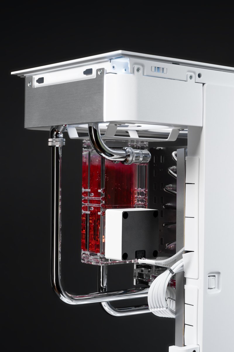 hardlinenexus's tweet image. Latest build with @msiUSA 

Additional hardware support from...
@Phanteks , @BitspowerHQ , @Noctua_at , @CableMod , @CORSAIR 

Full gallery: hardlinenexus.com/projects/x2pro…

YouTube Short: youtube.com/shorts/w2JYqel…