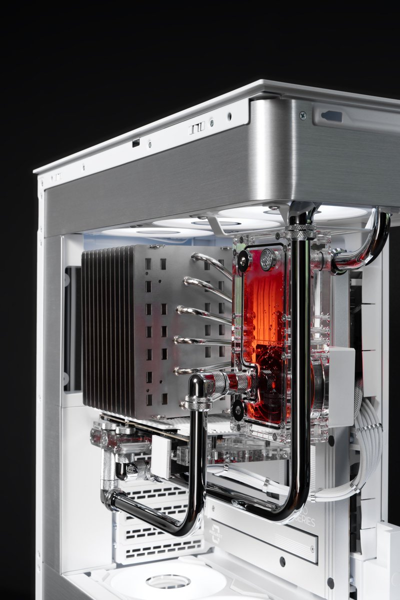 hardlinenexus's tweet image. Latest build with @msiUSA 

Additional hardware support from...
@Phanteks , @BitspowerHQ , @Noctua_at , @CableMod , @CORSAIR 

Full gallery: hardlinenexus.com/projects/x2pro…

YouTube Short: youtube.com/shorts/w2JYqel…