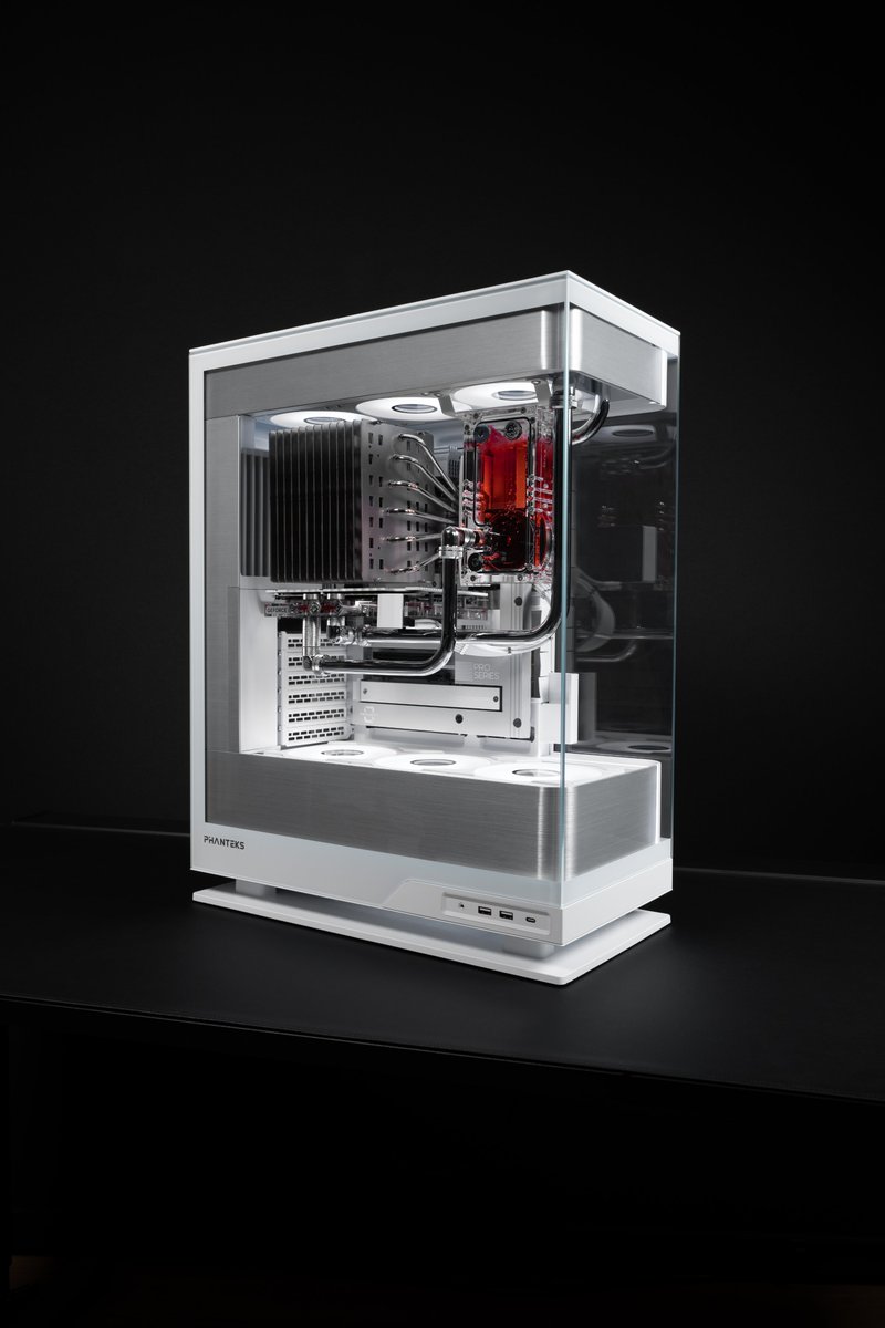 hardlinenexus's tweet image. Latest build with @msiUSA 

Additional hardware support from...
@Phanteks , @BitspowerHQ , @Noctua_at , @CableMod , @CORSAIR 

Full gallery: hardlinenexus.com/projects/x2pro…

YouTube Short: youtube.com/shorts/w2JYqel…