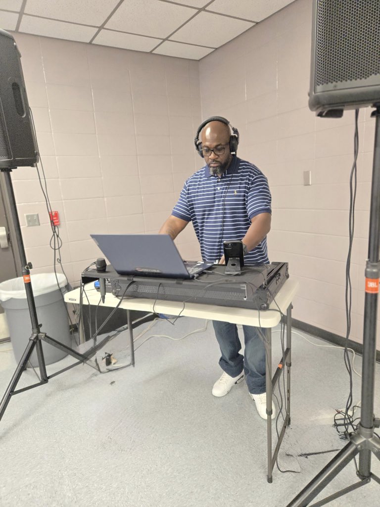 BIG SKIP tweet media