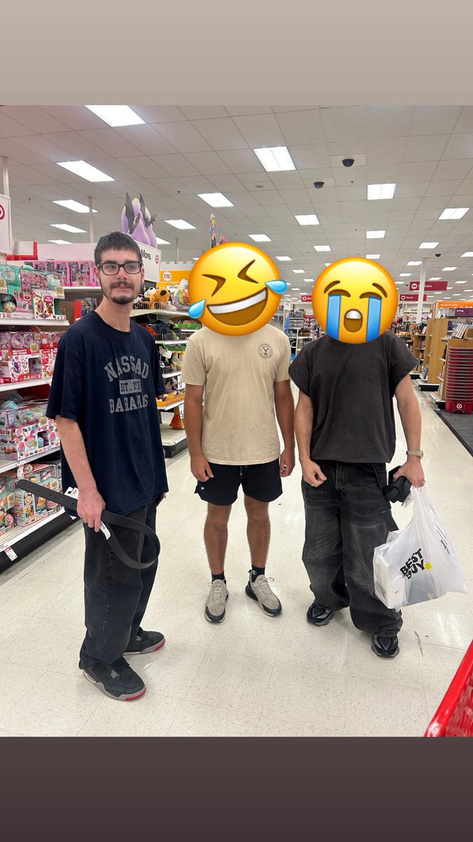 CBSDickFitzwell's tweet photo. Guys from fantasy football league just bumped into a legend #joshblock #friesinthebag https://t.co/GO2E6prtIe