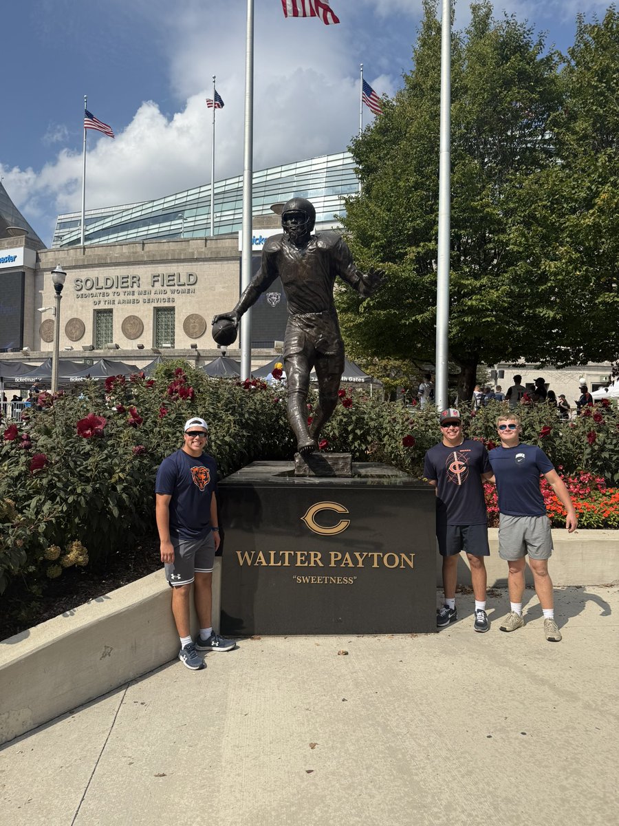 Three Mr. Ross Hopefuls watched the <a href="/ChicagoBears/">Chicago Bears</a> win today!!! Bear Down <a href="/MrRossRoomC120/">Mr. Ross Room C120</a> 🐻⬇️! <a href="/LukeHaboush08/">LuHaboush08</a> <a href="/AbeHaste97014/">Abe Haste</a>
