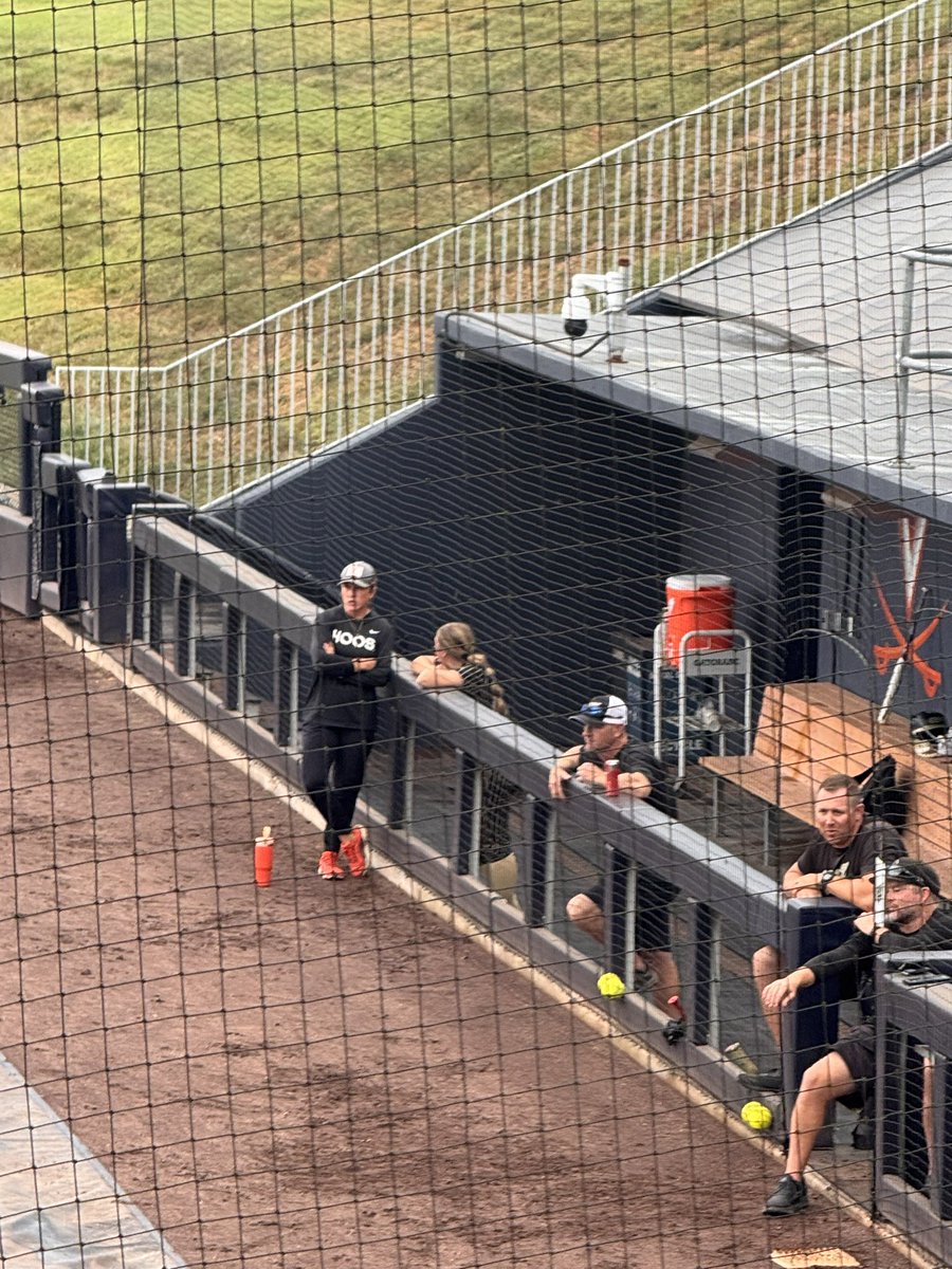 BellaGoding27's tweet image. Palmer Park never disappoints. 🙏 @UVASoftball for having us 🖤💛today! Taking away great tips that will be implemented into my practices and future games. WAHOO 🧡💙 @StarzGold @StarzGold_16u @CoachBrandon24 @Coach_Jo4444 @JamieAllred24 @CoachTylka @coachdeedeeh