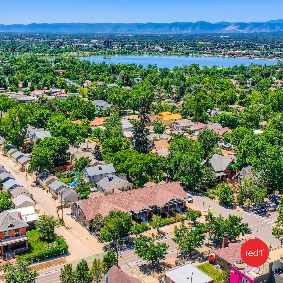 redTHomes's tweet image. Location, location, location! 3924 W 29th Avenue puts you close to amazing restaurants, parks, and local hotspots—just 0.5 miles from Sloan’s Lake. Explore everything Berkeley &amp;amp; Sloan’s Lake have to offer! 🚶‍♂️#DenverNeighborhoods #CityLife #BerkeleyDenver
hubs.ly/Q03J_9QZ0