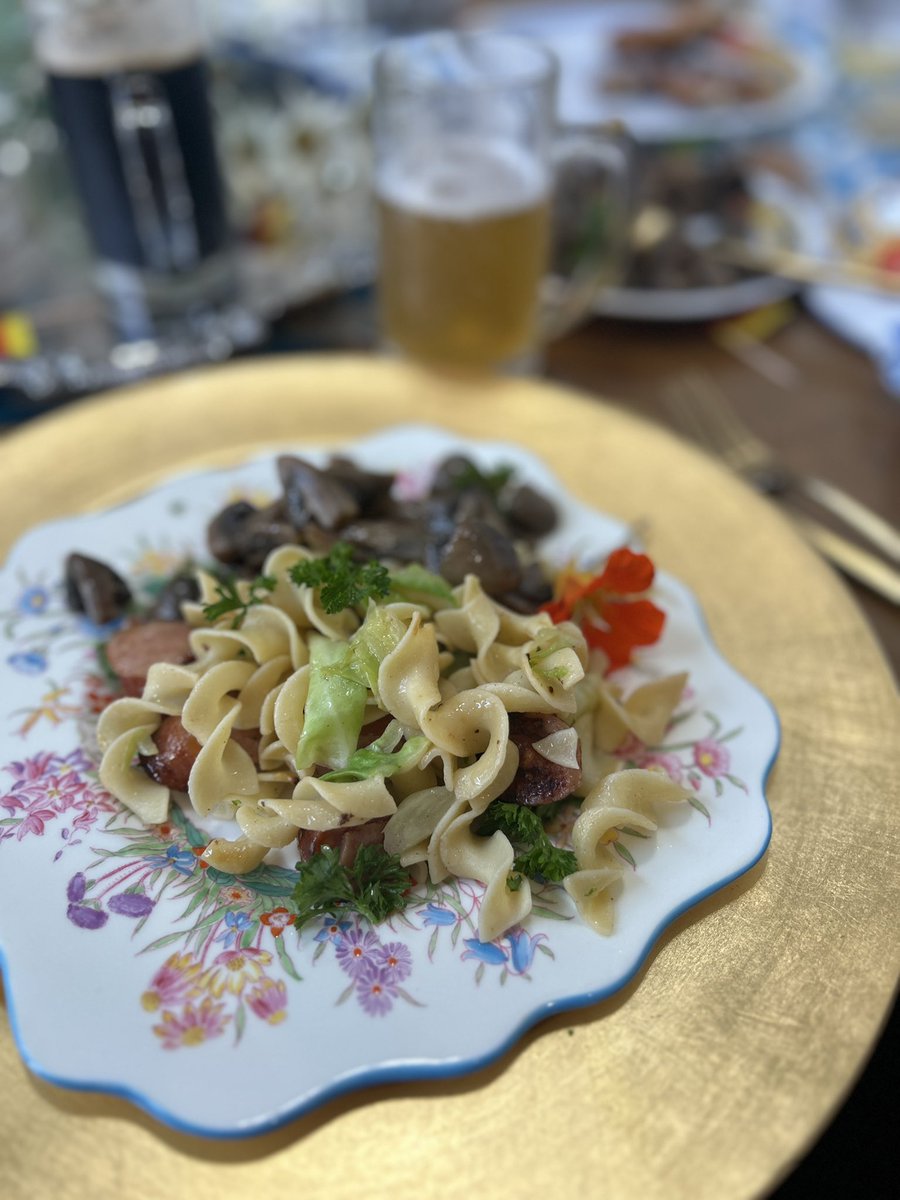 FoodStringer's tweet image. Ein Prosit! Wishing everyone a very fun-filled and scrumptious Oktoberfest season!