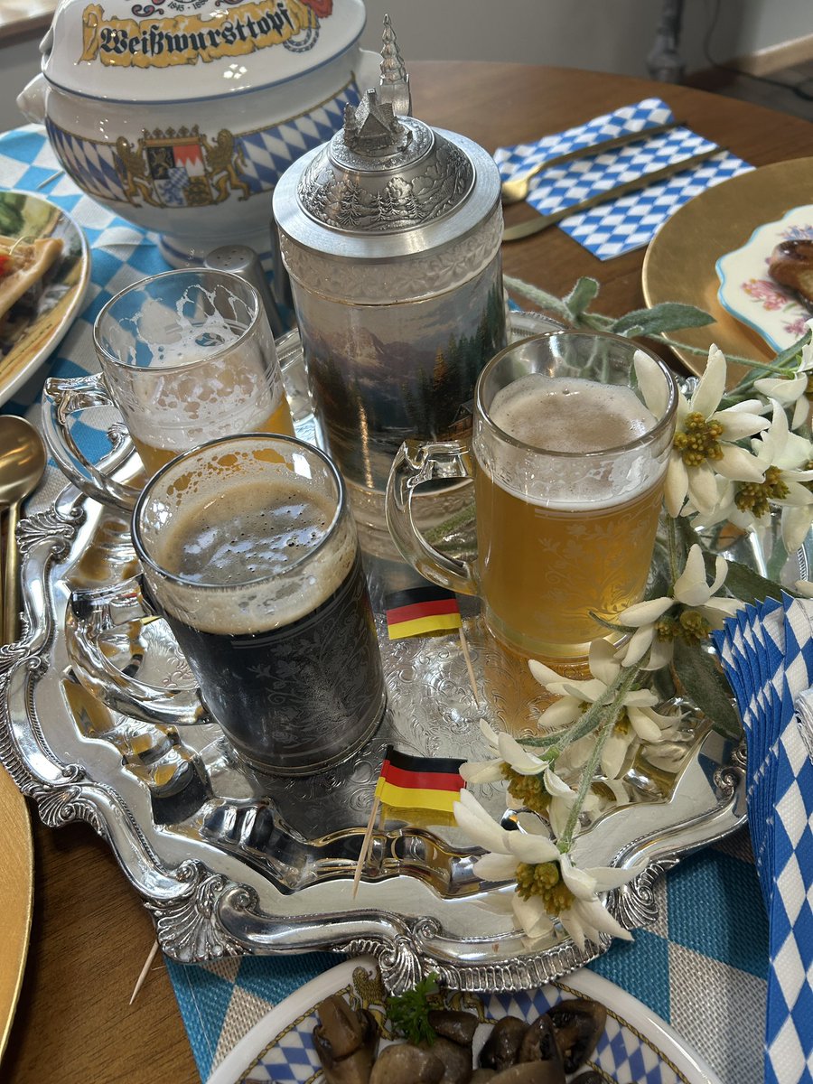 FoodStringer's tweet image. Ein Prosit! Wishing everyone a very fun-filled and scrumptious Oktoberfest season!
