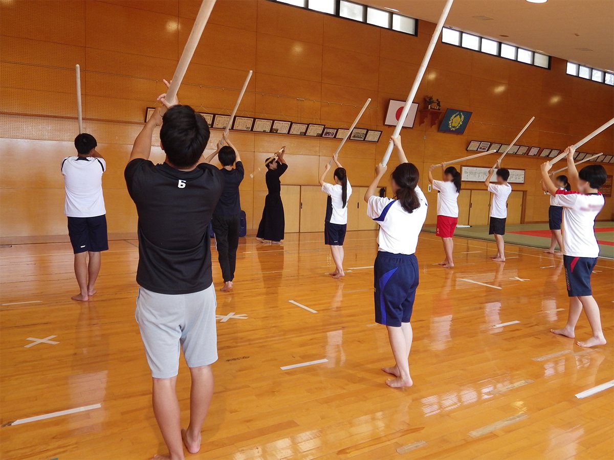 Hyogo_Police's tweet image. 【イベント開催結果　警察官採用センター】
高校生を対象とした職業体験を開催しました！鑑識体験や白バイ、パトカーの乗車体験などを行いました！開催状況の詳細はホームページをご覧ください！

兵庫県警察 職業体験(高校生対象)
police.pref.hyogo.lg.jp/saiyo/event/in…
#警察官 #兵庫県警察 #採用 #就活
