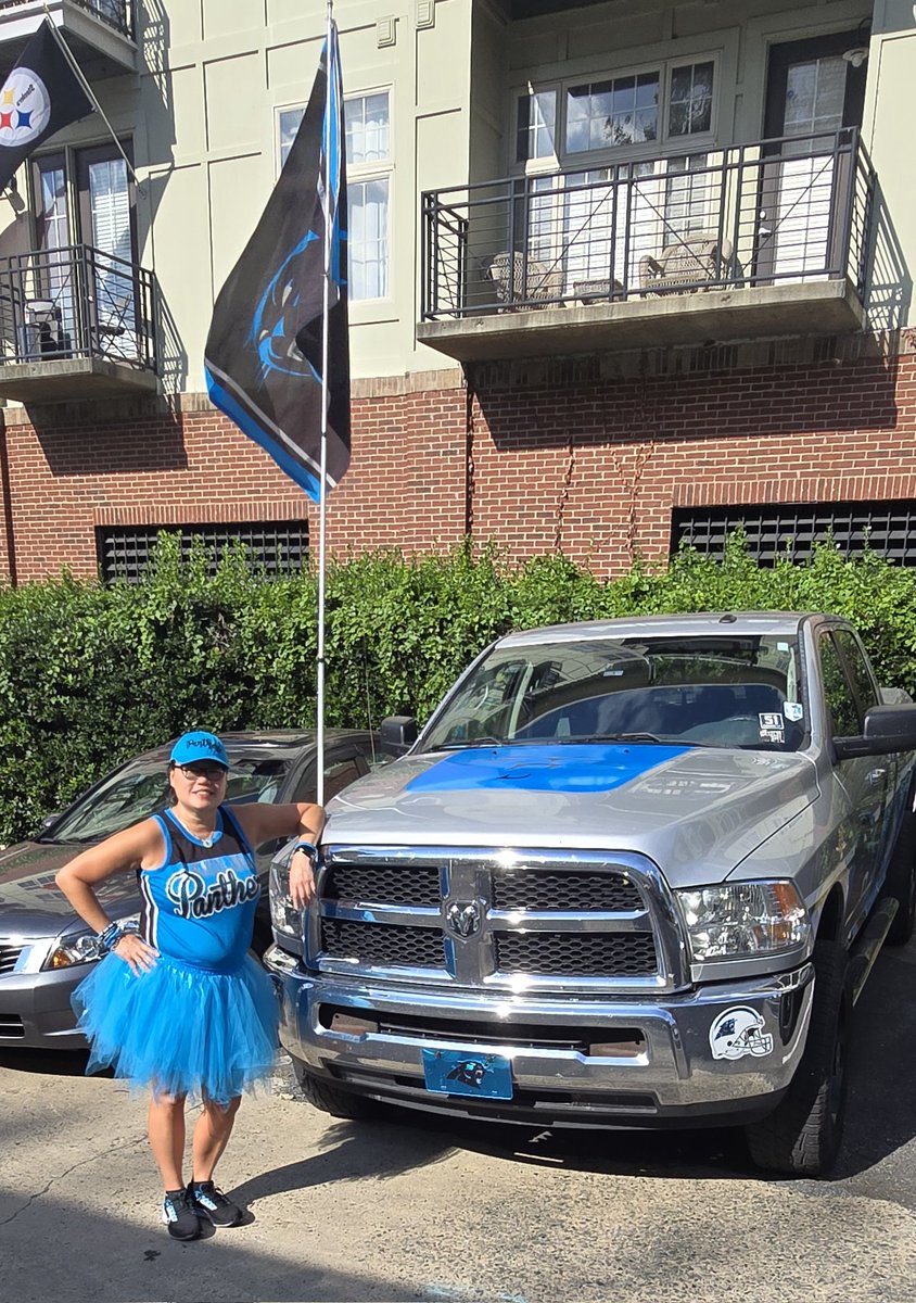 lyto73's tweet image. SHUT OUT BABY! @Panthers won! I'm loving the new @roaringriot tailgate spot! #KeepPounding    #DoYouRiot #RebuildTheRoar #R10T
