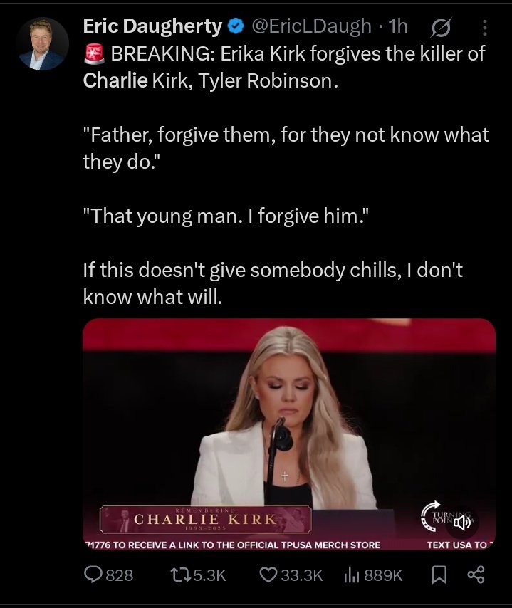 khingdeyveedo1's tweet photo. This made me cry seriously I had to just leave twitter cos she just had to do this for God and for Charlie. But Charlie kirk I don't know you, but I gotta say rest in Peace ๐๏ธ๐ #CharlieKirk #ErikaKirk #RIPCharlieKirk #RememberCharlie https://t.co/K1LWBZe4QP