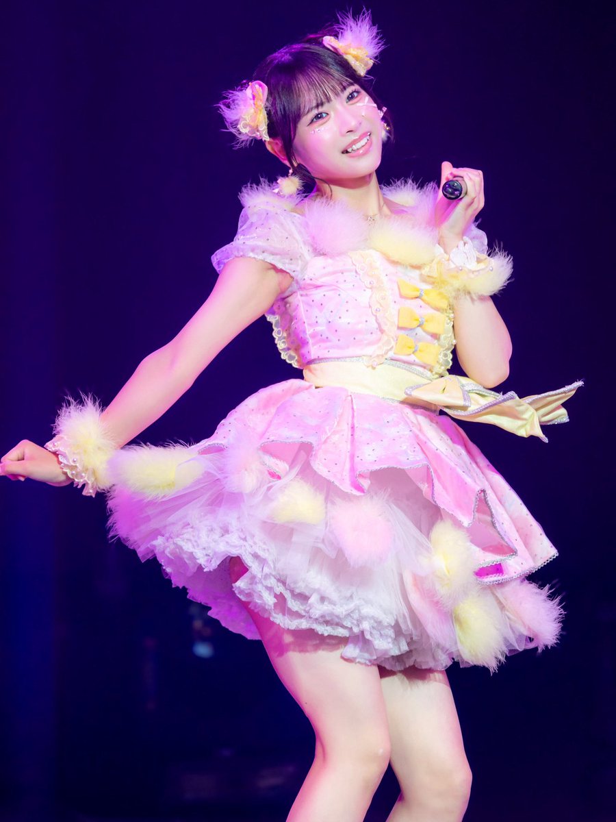 ヒ*メ様 芳賀礼さん NMB48 直筆サイン入り生写真 夏コン2025 赤背景 芳賀礼さん NMB48 直筆サイン入り生写真 夏コン2025 赤背景