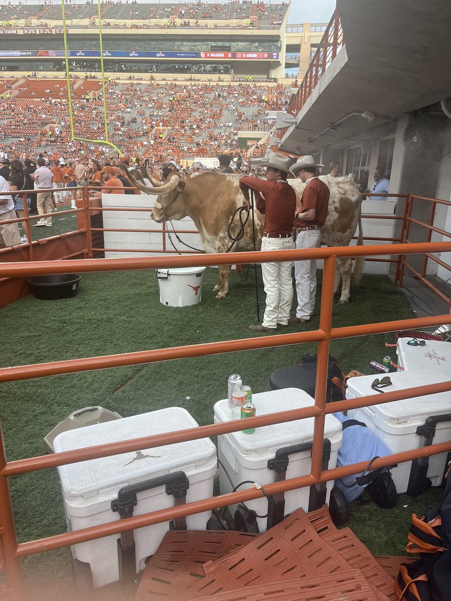 BigSid 4⭐️ OT/DE (@rouleausidney) on Twitter photo Had a great time at The University of Texas #HookEM🤘🏼🤘🏼 <a href="/CoachSark/">Steve Sarkisian</a> <a href="/KJJFlood/">Kyle Flood</a> <a href="/TexasFootball/">Texas Football</a> Had a great time at The University of Texas #HookEM🤘🏼🤘🏼 <a href="/CoachSark/">Steve Sarkisian</a> <a href="/KJJFlood/">Kyle Flood</a> <a href="/TexasFootball/">Texas Football</a>