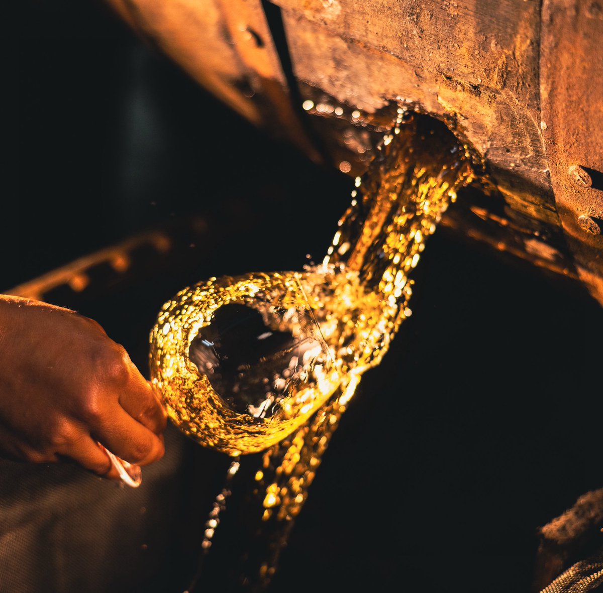 Behind every drop of Ron Carúpano lies more than 260 years of rum mastery. Generations of Master Blenders have refined the art of patience, trasforming time in to flavor.

This is our legacy. This is Ron Carúpano 
— Exceptionally Crafted. 🥃✨