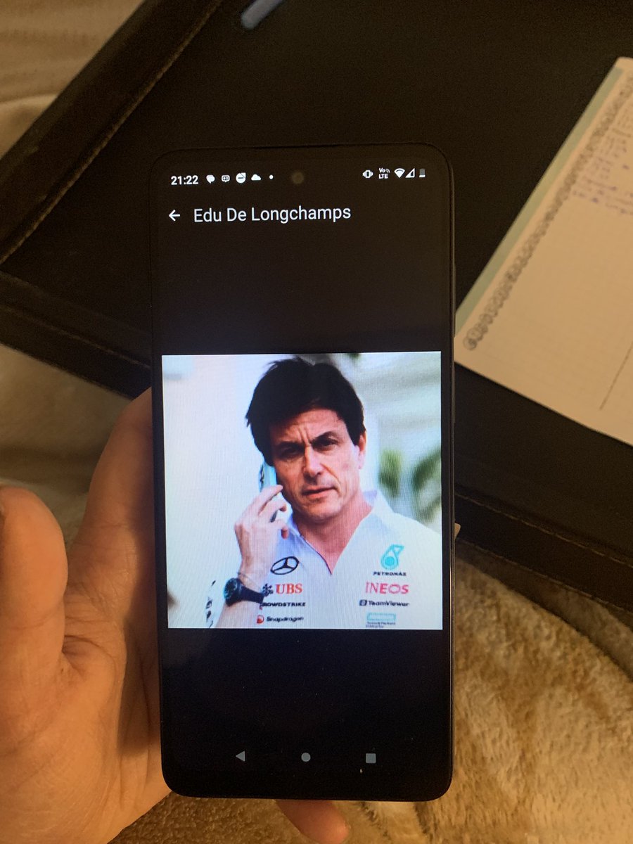 folkflyhs's tweet photo. estaba agendando contactos en wl celular de la empresa de mi familia y miren toto wolff en realidad es edu de longchamps https://t.co/5P6qL83Xsz
