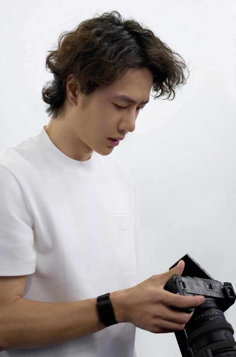 yiboglobal1's tweet photo. For Yibo's Lacoste collection announcement Use ⬇️

Hashtag:

#WangYiboxLacoste

Tagline:  

 LACOSTE X YIBO COLLECTION

#WangYibo #王一博 #หวังอี้ป๋อ  #ワンイーボー  #왕이보 #VươngNhấtBác https://t.co/t2aJOiXyC5