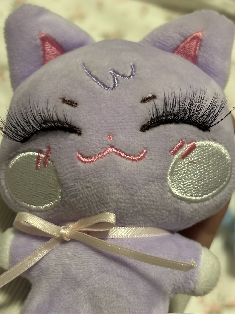 fuma1uv's tweet photo. sandeoki with her lashes https://t.co/IECfVpTivk
