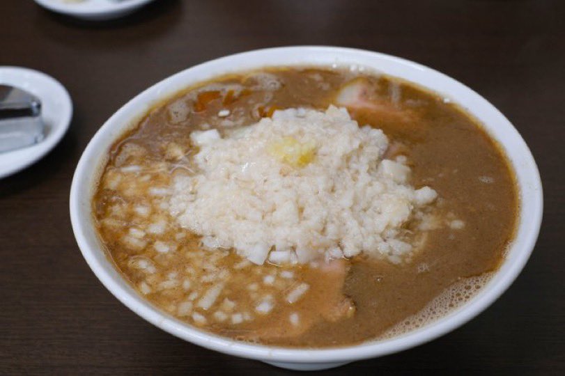 ぶたまるき本日も張り切って営業します🍜
昼　11:00〜14:00
夜　17:00〜20:30
今週もよろしくお願いします！

🅿️店舗裏に4台
※満車の場合は男坂ぶ太郎の駐車場をご利用ください。
#神奈川県 #秦野市 #ラーメン