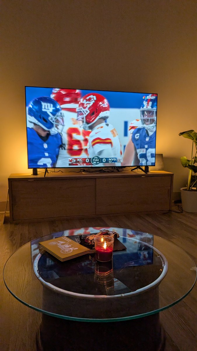 Setup is complete with coffee table now 😉