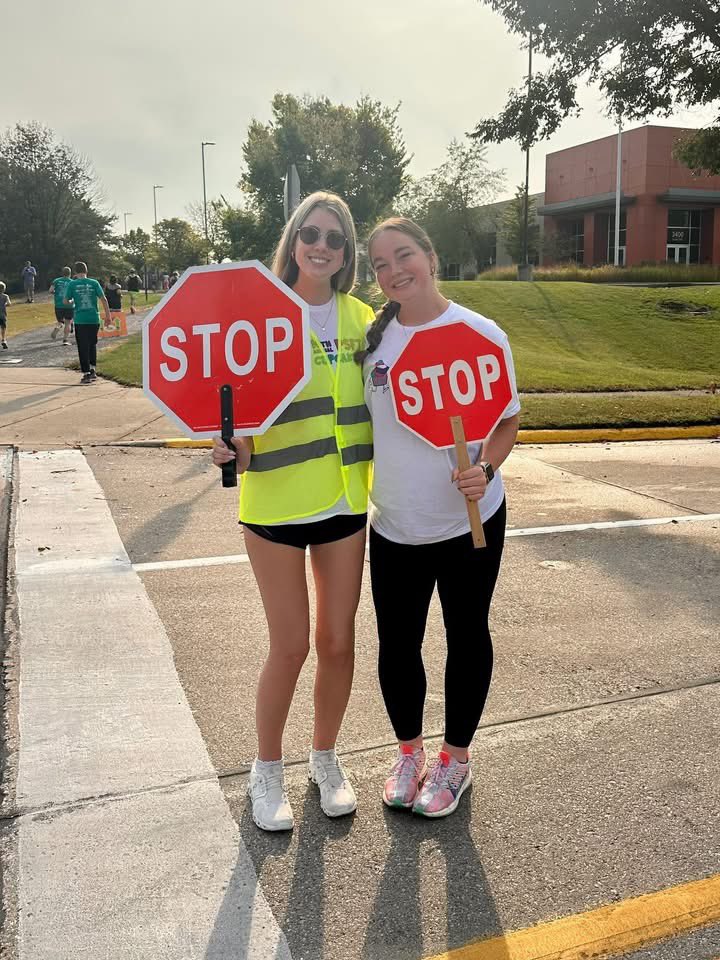The Keyettes are out and about, stopping traffic and taking care of business, all in the name of education at the PSFTC Cupcake Run!
🧡💙🗝️