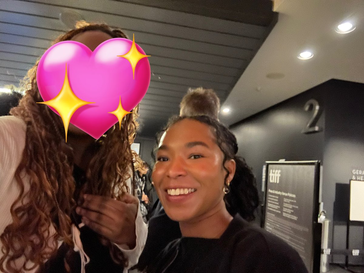 Claudia’s birthday seemed like the perfect day to finally drop this pic! Happy Birthday Claudia played by the amazing Delainey Hayles. She was very very sweet, so happy I got to meet her as well ❤️