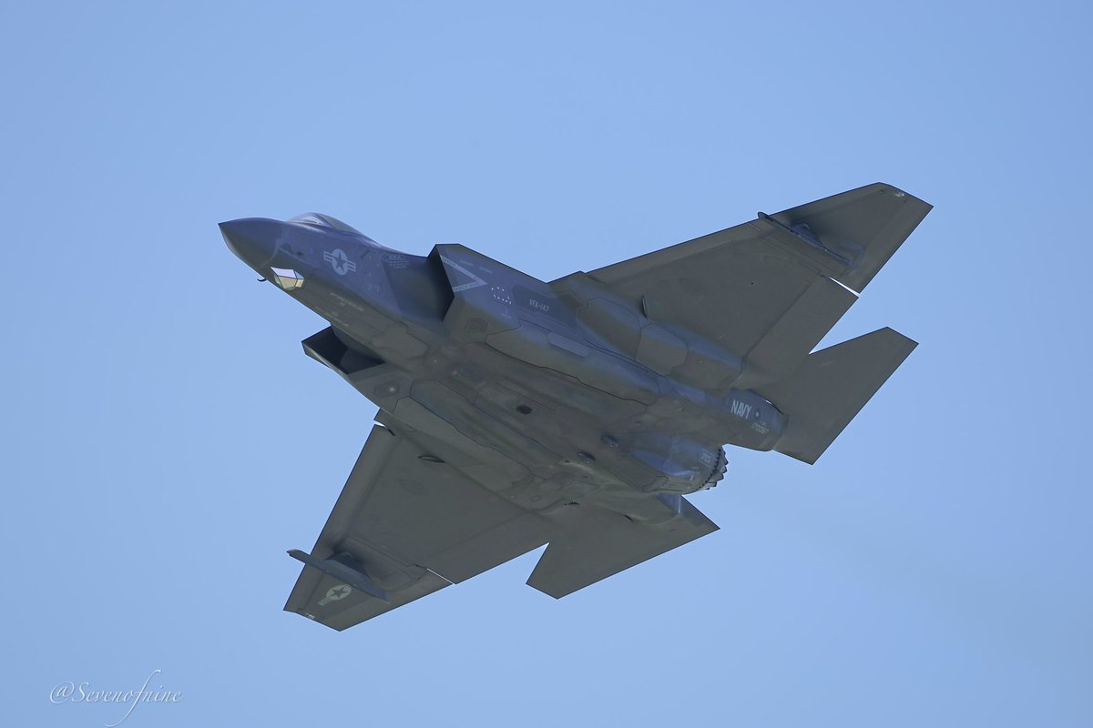 sevenofnine7901's tweet image. 午前中ノーフラかと思ったけど飛んでくれました❣️

2025/09/22撮影

#岩国基地
#F35C