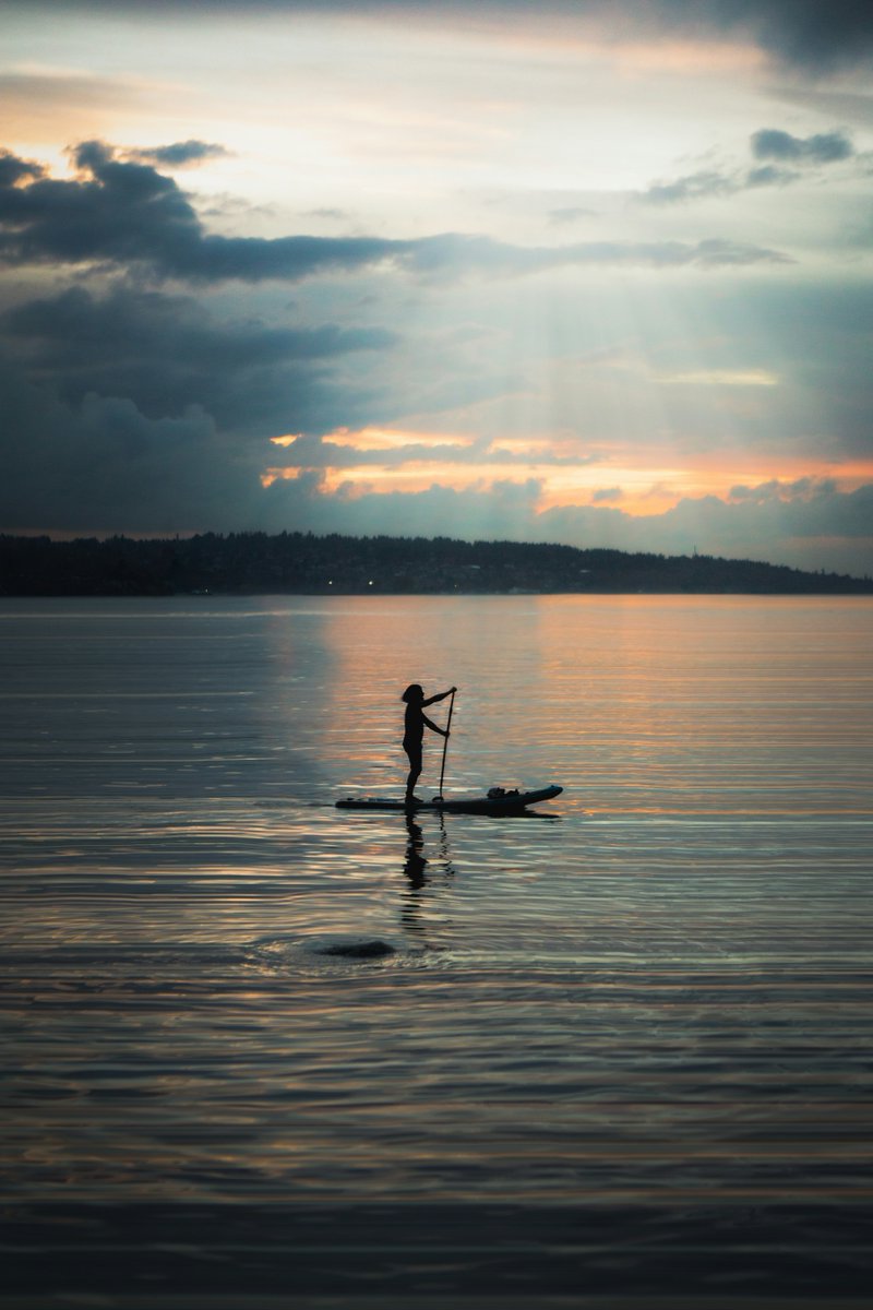 standuppaddletv's tweet image. Sunset sessions hit different in Vancouver. Where would your board take you at golden hour? 🌅✨
Photo: Julia Verea
 #supconnect #paddleboarding #standuppaddle

Enter our photo contest and share your photos: supconnect.com/photo-contest-…