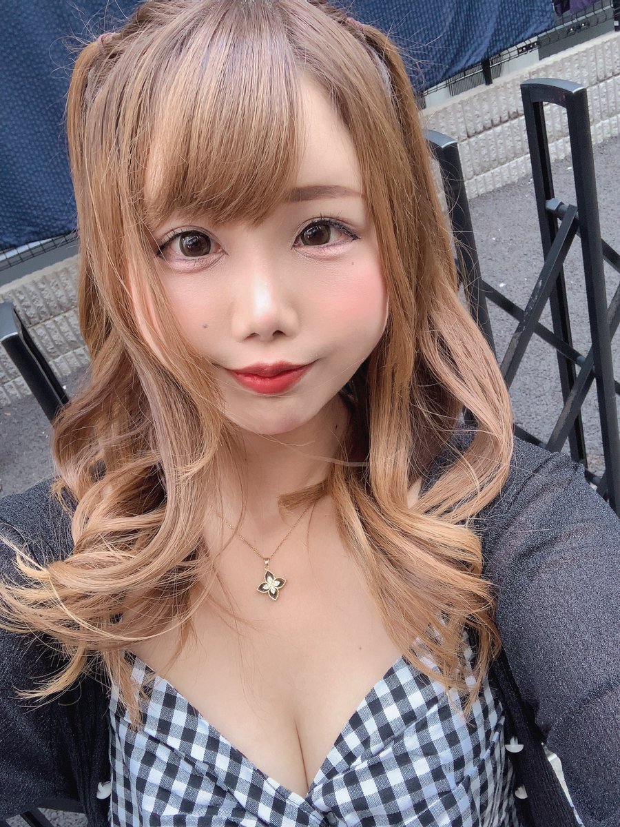 本日22日🐈
🕙10:00〜
🪽ウイング赤羽店
(スロット専門店🎰)
p-world.co.jp/tokyo/wing.htm

✨🔰✨実戦来店デビュー✨🔰✨
超初心者ですがどうぞ宜しくお願いします🙇‍♀️💦
もう並んでる方もいるー！
わくわくと不安🫨

今回じゅりさんとW来店です👯‍♀️🌺

 #ウイング赤羽 
#スロットスタジアムウイング
 #PR