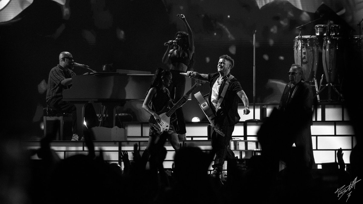 Alejandro Sanz conquistó Monterrey con tres conciertos Sold Out de su gira 2025, reuniendo a más de 28 mil fans que disfrutaron de clásicos como «Amiga Mía», «Corazón Partío» y «Y Si Fuera Ella».

📸 de Alberto Correa