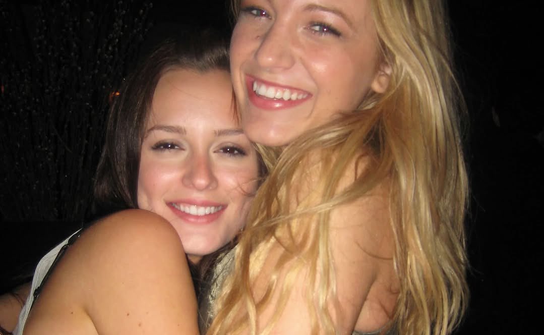 PopBase's tweet photo. Blake Lively shares throwback photos with ‘Gossip Girl’ cast in honor of the show’s 18th anniversary:

“the summer gossip girl turned 18” https://t.co/n2RefvYBf0