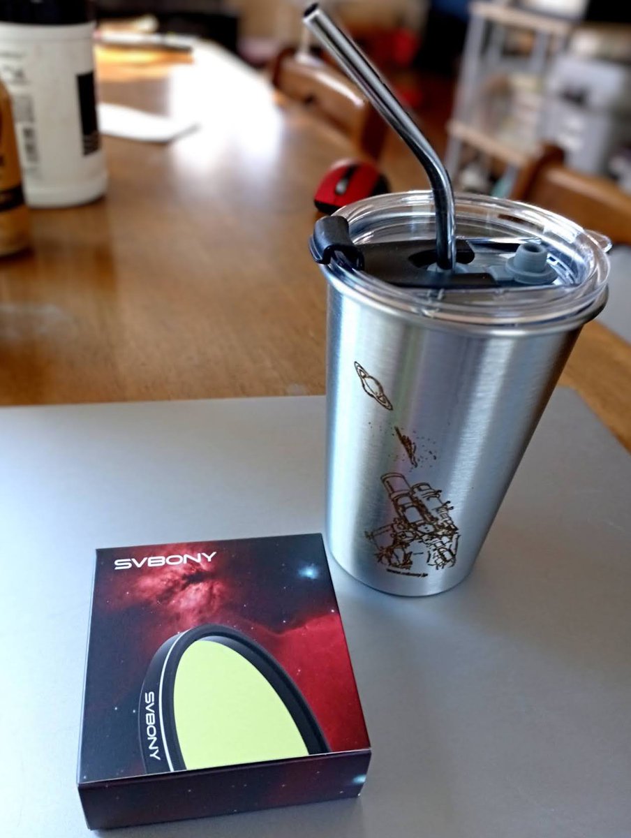 martian989's tweet image. SV220 半値幅3nmのHα-OⅢ DualBPが新月の今日到着。
オマケのカスタムデザインマグの方が大きい
#SVBONY