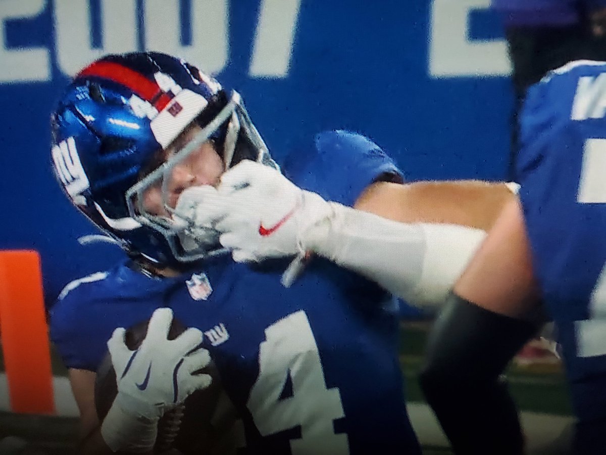 Spongeworthy46's tweet photo. @NFL @NFLPlus Wasn't called https://t.co/Ge4qtzEey2