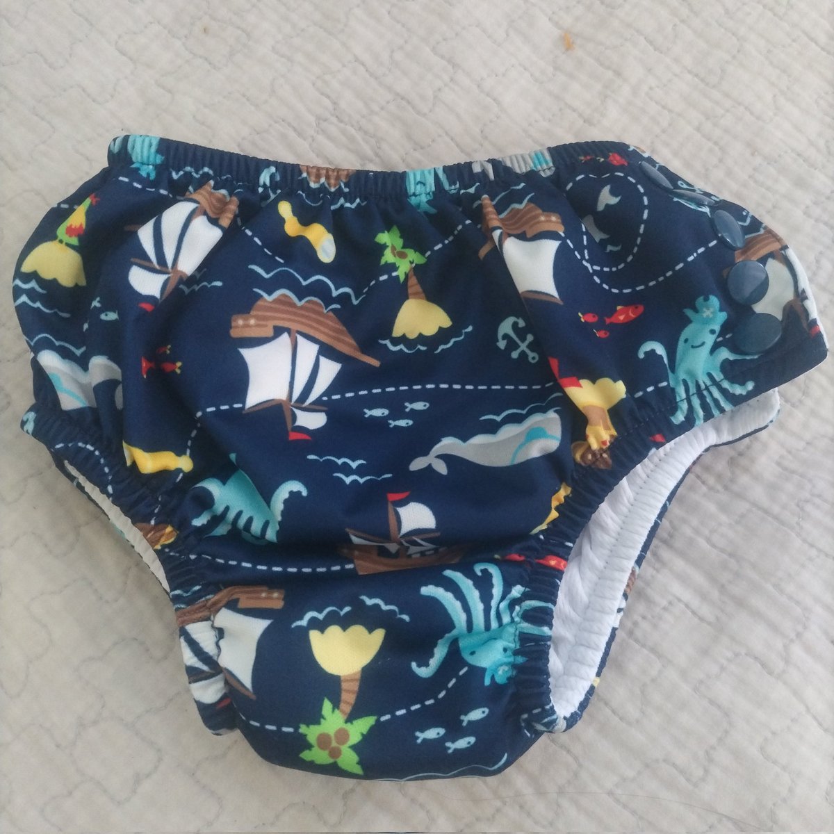 【手放し223個目】
お下がりで譲り受けたスイミングパンツ。
うちの末っ子はは着心地があまり好きじゃなかったみたい。。。
綺麗な状態だったのでメルカリで次の譲り先が決まりました🙋
使っていただけることに感謝です😊
#1日1捨　#メルカリ　#お下がり