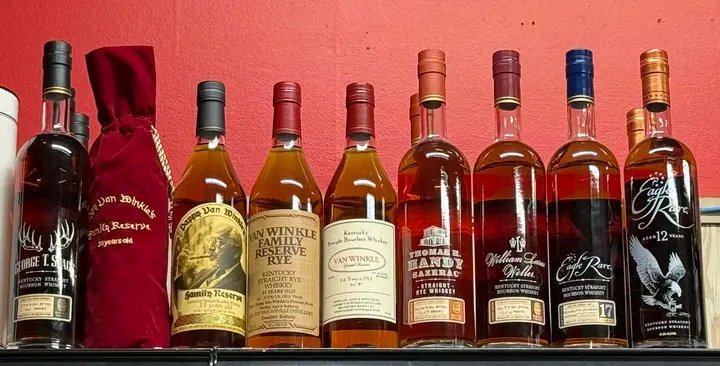 davidreference9's tweet image. Hey guys 💯 happy Sunday to y&apos;all 🥃 wish you the best in your hunt sessions,hope i could help, what&apos;s in this line up that you&apos;re finding difficult in getting.... with your location,I&apos;ll probably deliver to you ,all at affordable prices, message me if interested 🥃💯✅