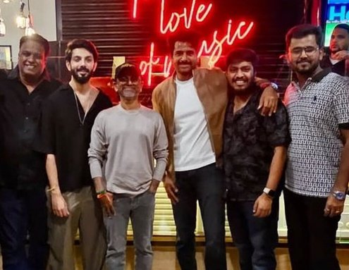 iammoviebuff007's tweet photo. #Madharaasi Success Party with the Team..⭐ https://t.co/sW2CHVyEpf