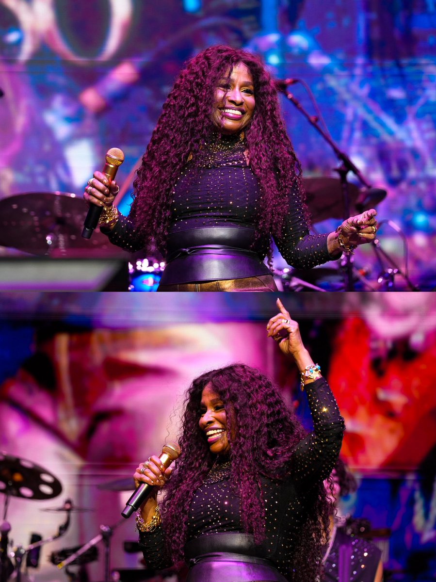 FedExForum's tweet photo. She’s every woman 🎶 @ChakaKhan https://t.co/15T78QaCp5